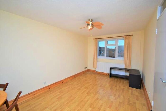 1 Bedroom Flat To Rent In Shurland Avenue, Barnet, EN4
