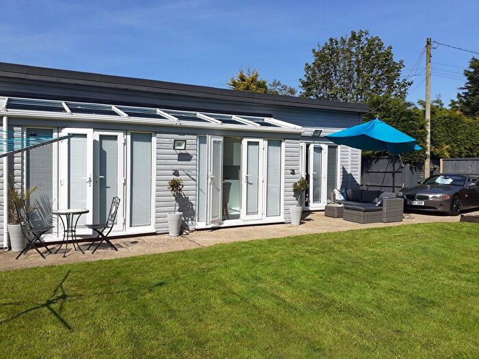 2 Bedroom Detached Bungalow To Rent In Lakeside, Skegness, Lincolnshire, PE24