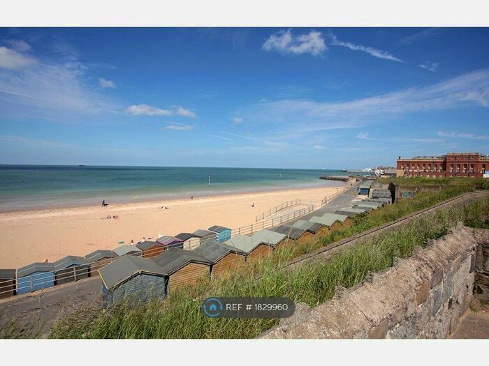 2 Bedroom Flat To Rent In Royal Esplanade, Margate, CT9