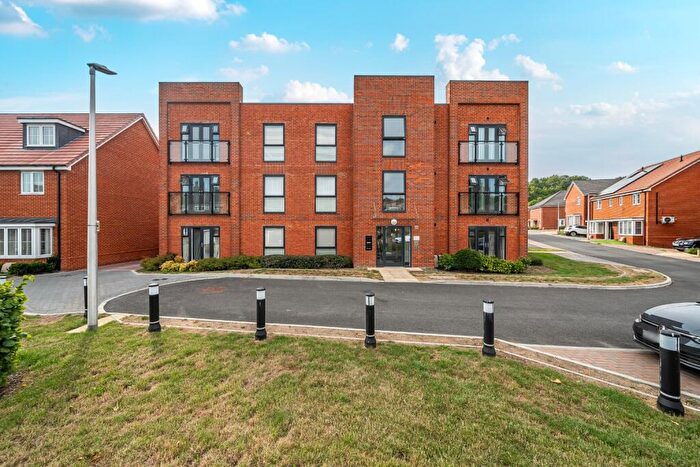1 Bedroom Apartment For Sale In Belfry House, Birkdale Close, Chatham, ME5