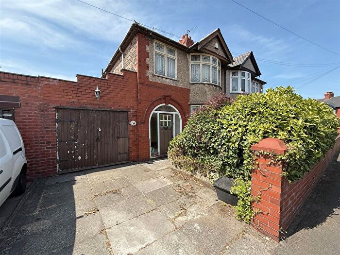 3 Bedroom Semi-Detached House For Sale In Willoughby Drive, St. Helens, WA10