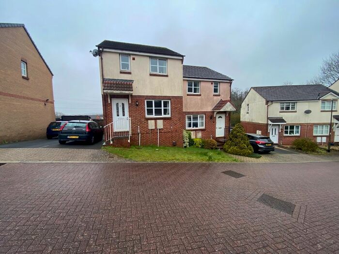 3 Bedroom Semi-Detached House To Rent In Skye Close, Torquay, TQ2