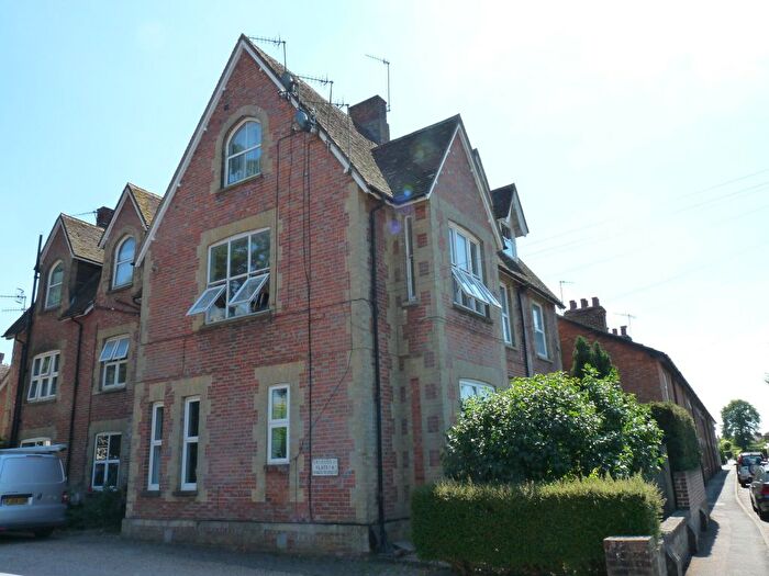 1 Bedroom Flat To Rent In Lingfield Road, Edenbridge, TN8