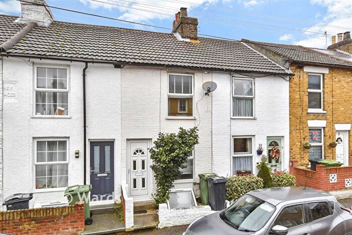 2 Bedroom Terraced House For Sale In Thornhill Place, Maidstone, Kent, ME14