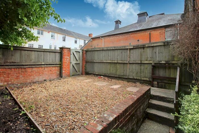 2 Bedroom Semi-Detached House To Rent In Maltings Close, Alton, Hampshire, GU34