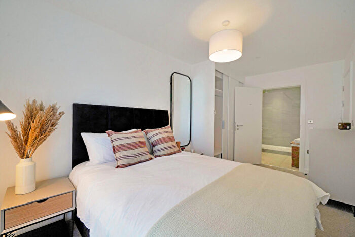 2 Bedroom Apartment To Rent In Clay, M5