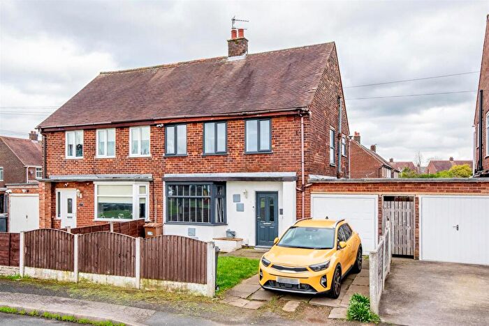 3 Bedroom Semi Detached House For Sale In Leadale Green, Leyland, PR25