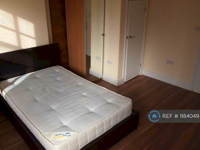 Studio To Rent In Northwood, Northwood, HA6