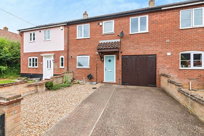 3 Bedroom Terraced House For Sale In Dukes Meadow, Beccles, NR34