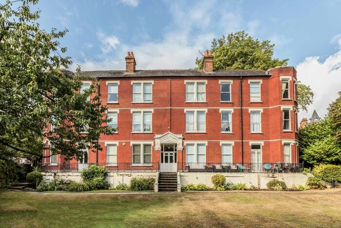 4 Bedroom Flat To Rent In Clevedon Road, Twickenham, TW1