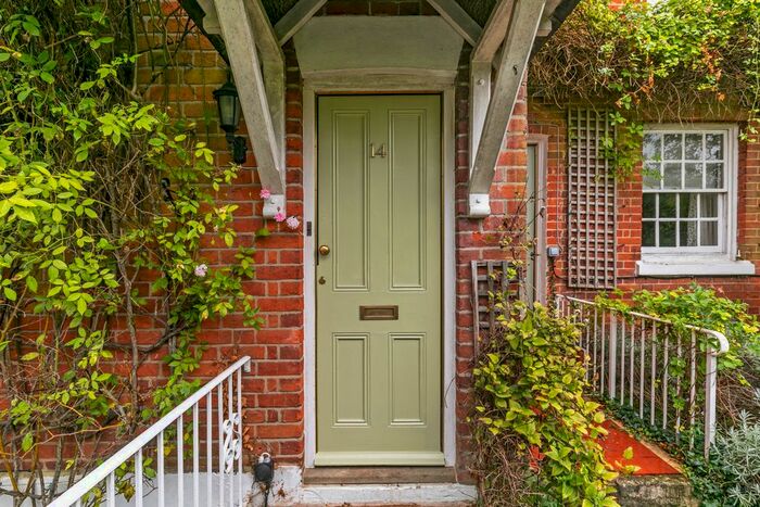 3 Bedroom Terraced House To Rent In Wharf Hill, Winchester, SO23