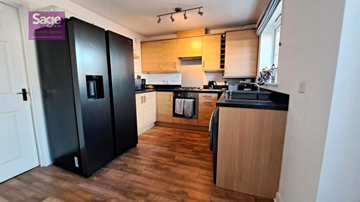 3 Bedroom Semi-Detached House For Sale In Woodside Drive, Newbridge, NP11