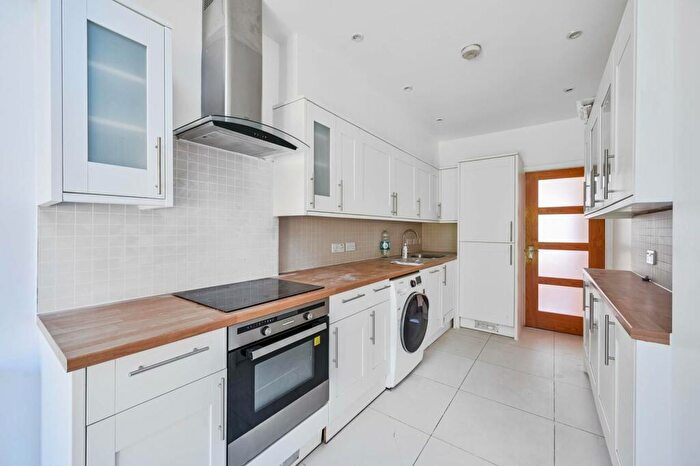 5 Bedroom House To Rent In Kidbrooke Park Road, Kidbrooke, London, SE3