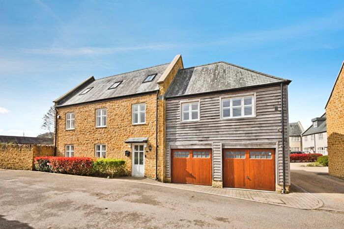 4 Bedroom Detached House For Sale In Brook Square, Merriott, TA16