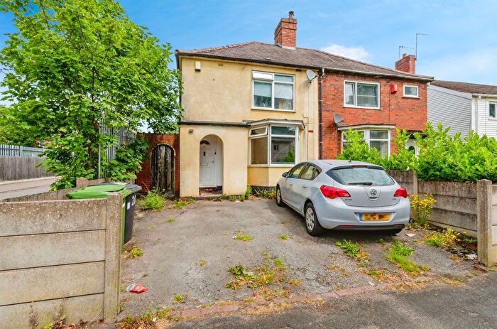 3 Bedroom Semi-Detached House For Sale In Fifth Avenue, Wolverhampton, WV10