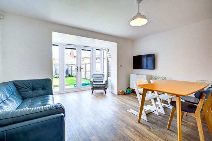 3 Bedroom Semi-Detached House For Sale In Sunningdale, Durham, DH1