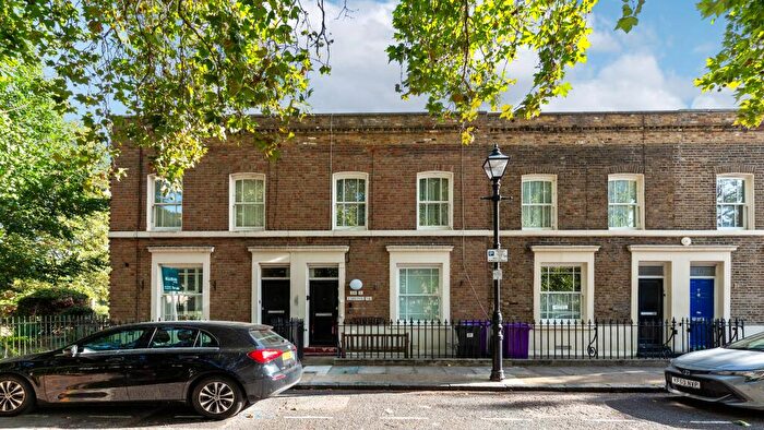 1 Bedroom Flat For Sale In B Carlton Square, Stepney, London, E1