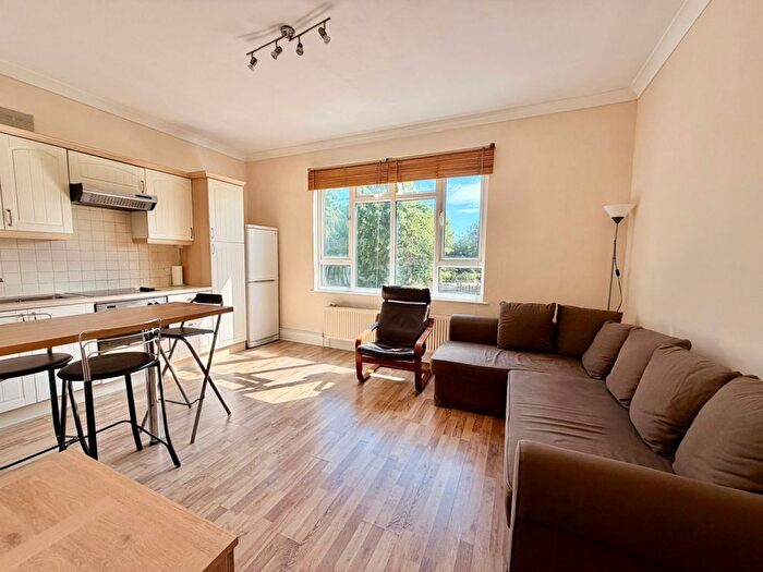 2 Bedroom Flat To Rent In Grange Park, London, W5