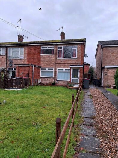 2 Bedroom Maisonette To Rent In Lichfield Road, Coleshill, B46