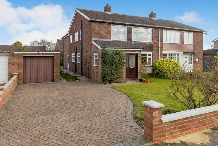 4 Bedroom Semi-Detached House To Rent In Monoux Road, Wootton, MK43