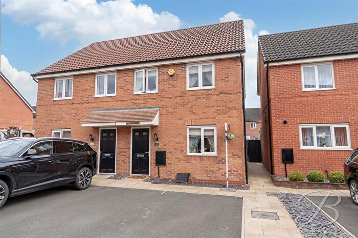 3 Bedroom Semi-Detached House For Sale In Mandalay Road, Pleasley, Mansfield, NG19