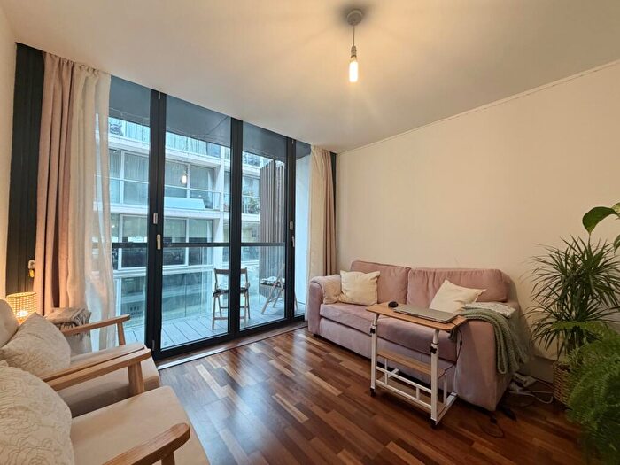 1 Bedroom Apartment To Rent In Burton Place, Manchester, M15