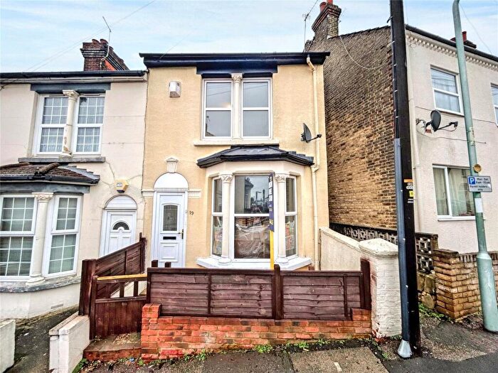 2 Bedroom Terraced House To Rent In Chatsworth Road, Gillingham, Kent, ME7