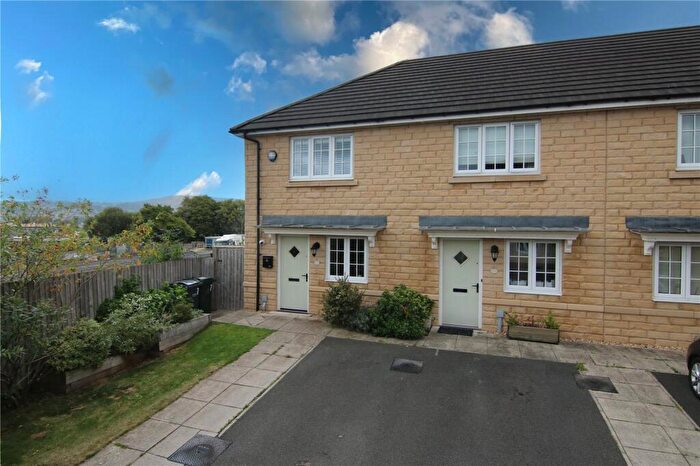 2 Bedroom Town House For Sale In David Emmott Walk, Steeton, BD20