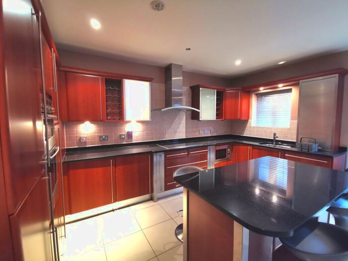 3 Bedroom Town House To Rent In Chorlton Green, Chorlton, M21