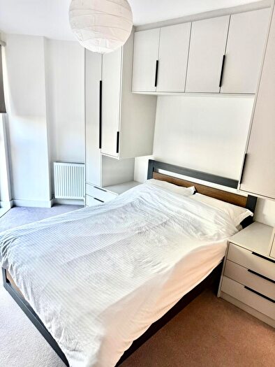 3 Bedroom Flat For Sale In Hemming Street, London, E1