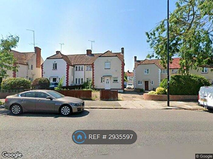 4 Bedroom Semi-Detached House To Rent In Argyle Road, London, W13