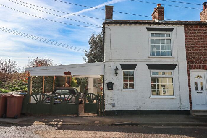 2 Bedroom End Of Terrace House For Sale In Main Street, Thwing, YO25