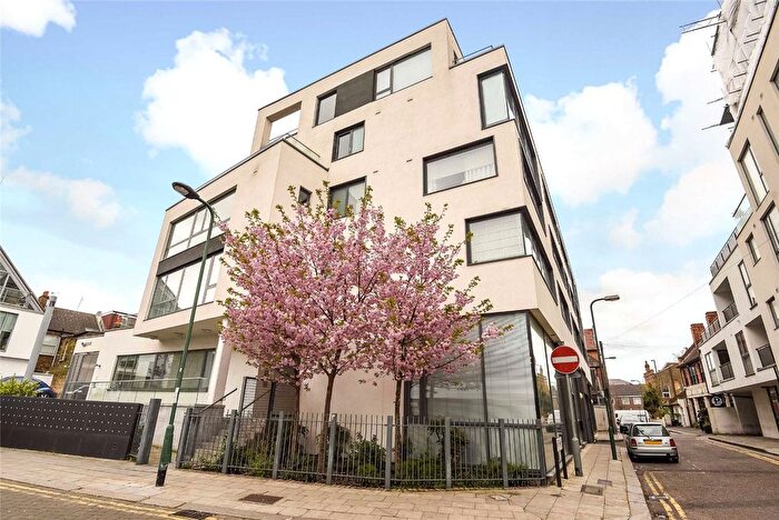 2 Bedroom Flat To Rent In Wellington Road, Kensal Green, London, NW10