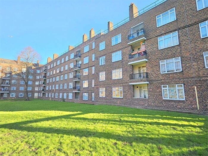 4 Bedroom Flat To Rent In Tulse Hill Estate, Brixton, London, SW2