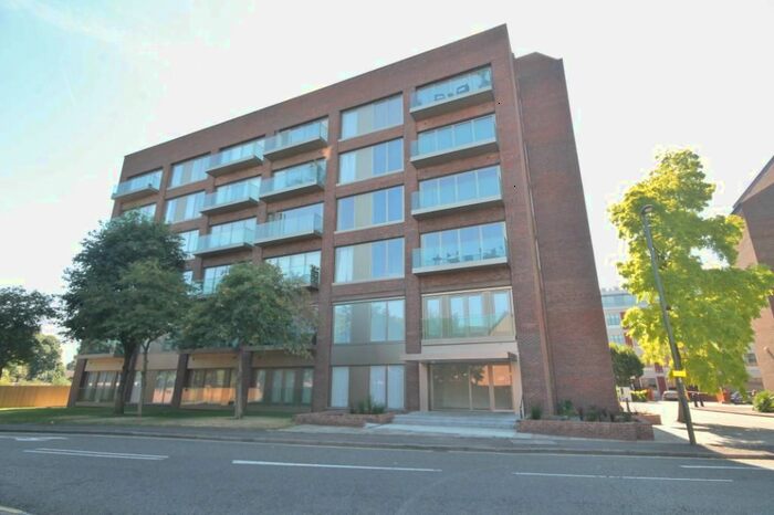 1 Bedroom Flat To Rent In Fairfield Avenue, Staines-Upon-Thames, Surrey TW18