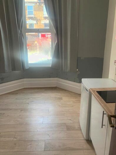 Studio To Rent In Hither Green Lane, London, SE13