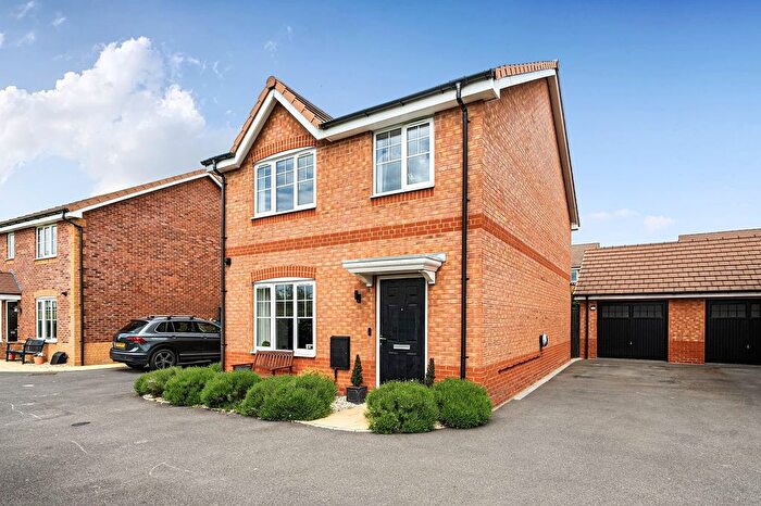 3 Bedroom Detached House For Sale In Skylark Drive, Pershore, WR10