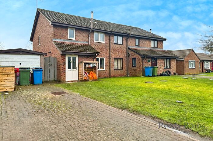 3 Bedroom Semi-Detached House For Sale In Vicarage Close, Bubwith, Selby, East Riding Of Yorkshi, YO8
