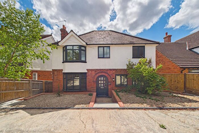 4 Bedroom Detached House To Rent In Henley Road, Caversham, Reading, Berkshire, RG4