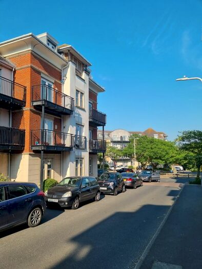 2 Bedroom Flat To Rent In Crawford Avenue, Dartford, Kent, DA1