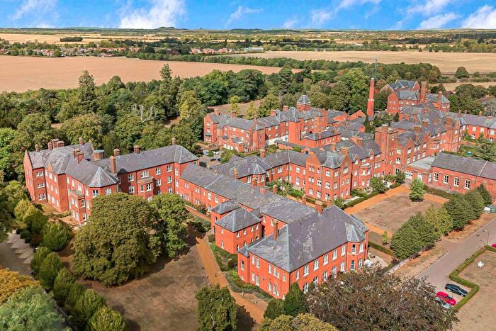 4 Bedroom Apartment For Sale In Ipsden Court, Cholsey, OX10