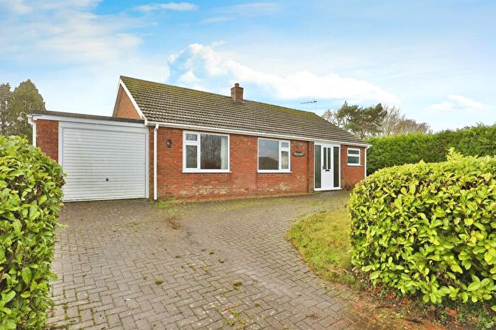 4 Bedroom Detached Bungalow For Sale In Dereham Road, Mattishall, Dereham, NR20