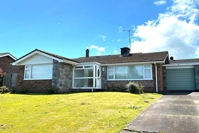 3 Bedroom Detached Bungalow For Sale In Habgood Close, Acle, Norwich, NR13