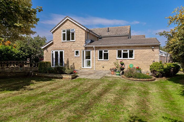5 Bedroom Detached House For Sale In Webbs Way, Kidlington, OX5