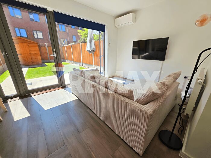4 Bedroom Terraced House To Rent In Charford Road, London, E16