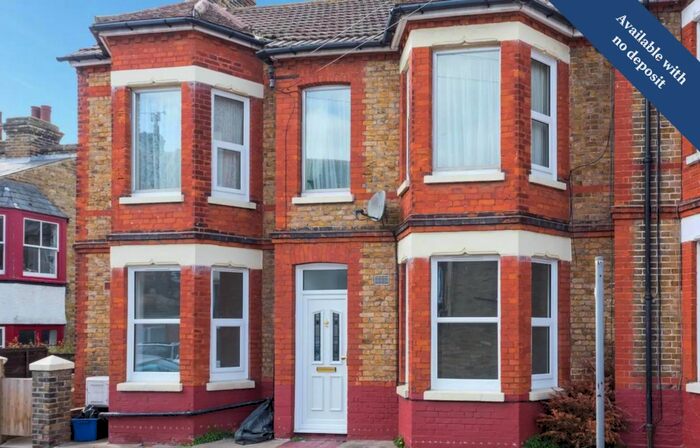 2 Bedroom Apartment To Rent In Belvedere Road, Broadstairs, CT10