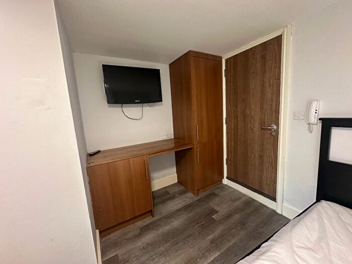 1 Bedroom Semi-Detached House To Rent In Standard Hill, Nottingham, NG1
