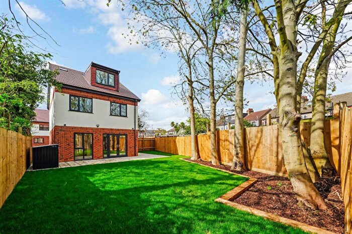 4 Bedroom Detached House For Sale In Dhani Close, Collier Row, RM5