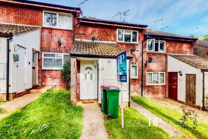 1 Bedroom Maisonette To Rent In Timberlands, Crawley, RH11