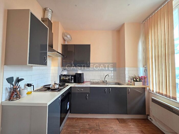 1 Bedroom Flat To Rent In Fitzwilliam House, Fitzwilliam Street, Huddersfield, HD1